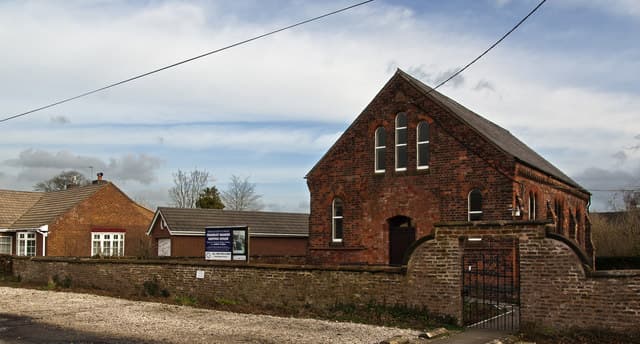 Frandley Quaker Meeting House and Burial Ground Wall in Barnton, Cheshire