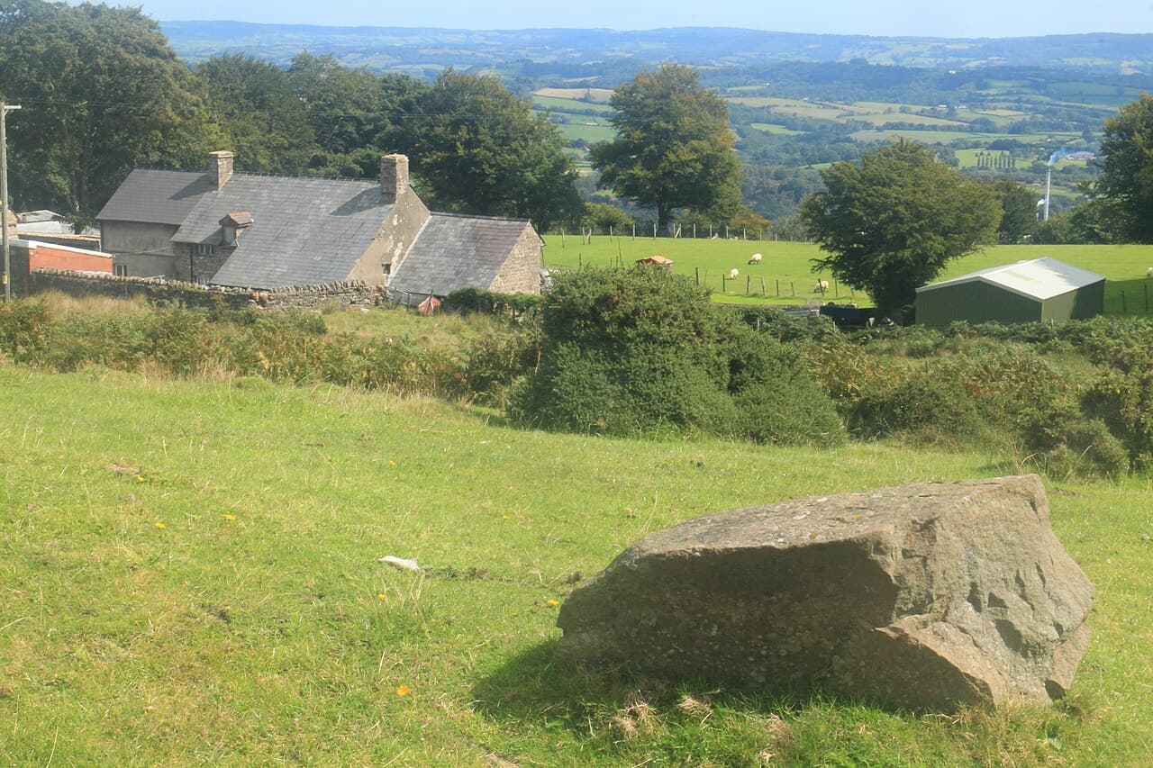 Capel-llwyd in Pontypool, Torfaen