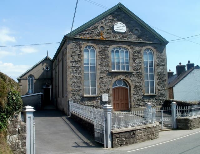 Providence Independent Chapel and vestry in Llangadog, Carmarthenshire