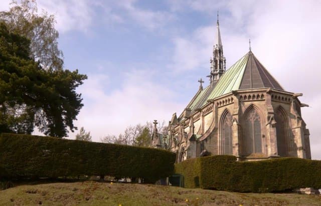Lady Leng Memorial Chapel, Vicarsford Cemetery in Newport-on-Tay, Fife