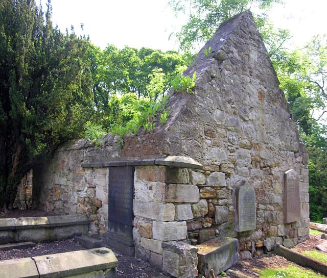 Crombie Old Parish Church in Cairneyhill, Fife