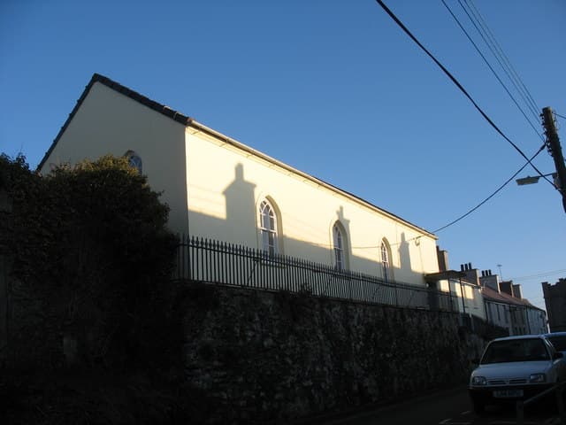 English Methodist Chapel with attached schoolroom in Amlwch, Gwynedd