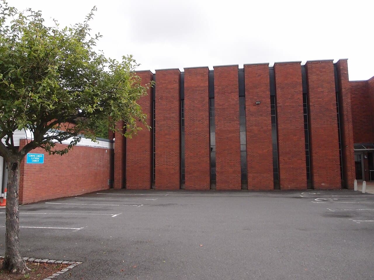 Corpus Christi Catholic Church, Wokingham in Wokingham, Berkshire
