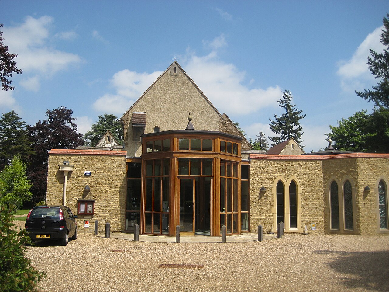 St Thomas on the Bourne in Farnham, Surrey