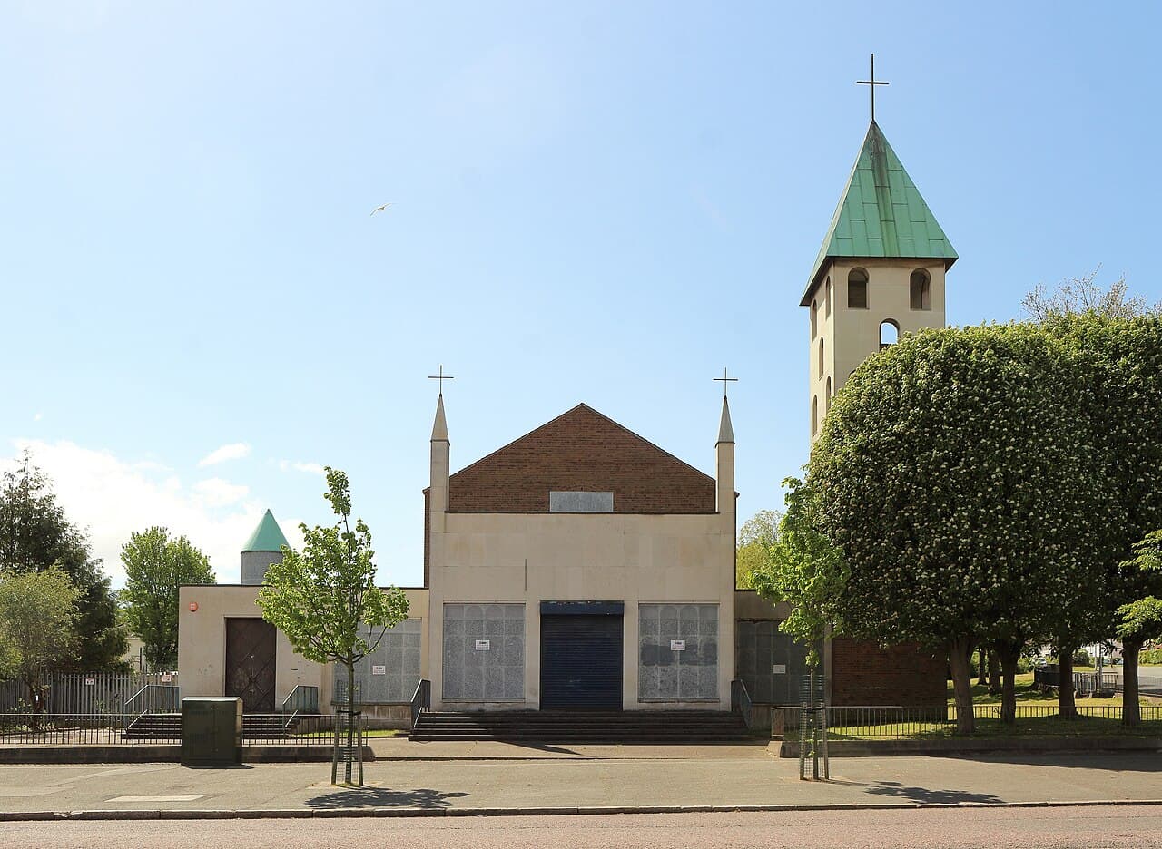 Church of the Holy Cross in Wirral, Merseyside