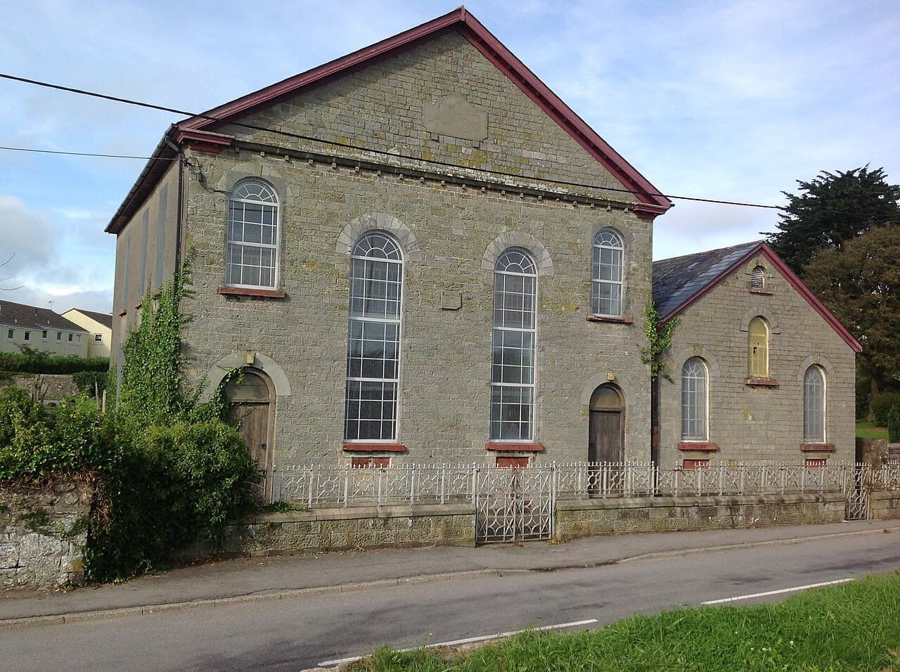 Pyle Calvinistic Methodist Chapel, Capel Y Pîl, And Schoolroom, With Forecourt Railings. in Pyle, Bridgend